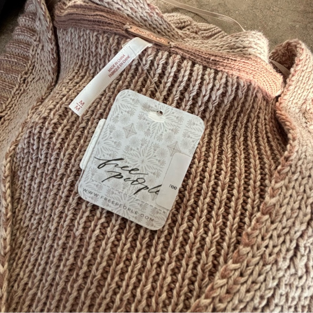 Free People When It Rains V-Neck Sweater - SIZE MEDIUM - Picture 10 of 16